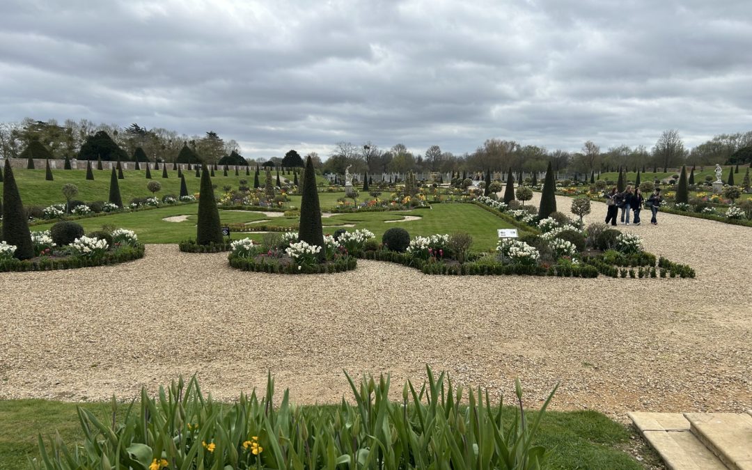 HAMPTON COURT PALACE