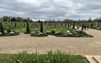 HAMPTON COURT PALACE